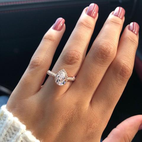 A Guide to Pear Shaped Engagement Rings - Icing On The Ring