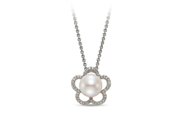 pearls-are-making-a-comeback-and-they're-also-june's-birthstone image1