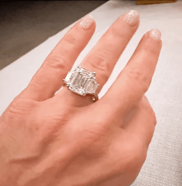 Melissa Rivers is Engaged with a Magnificent Three-Stone Engagement Ring!  image1