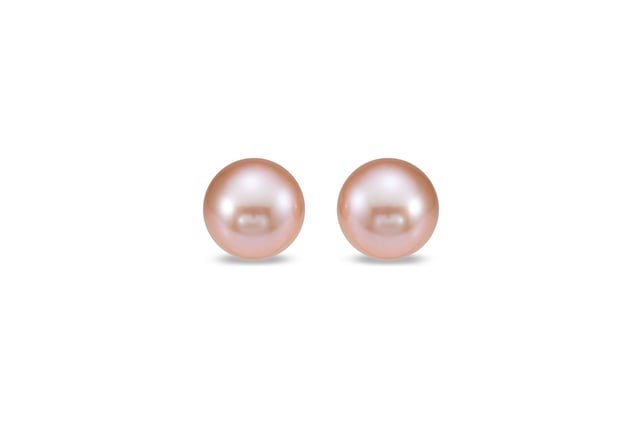 pearls-are-making-a-comeback-and-they're-also-june's-birthstone image1