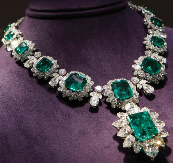 Elizabeth Taylor emerald and diamond necklace