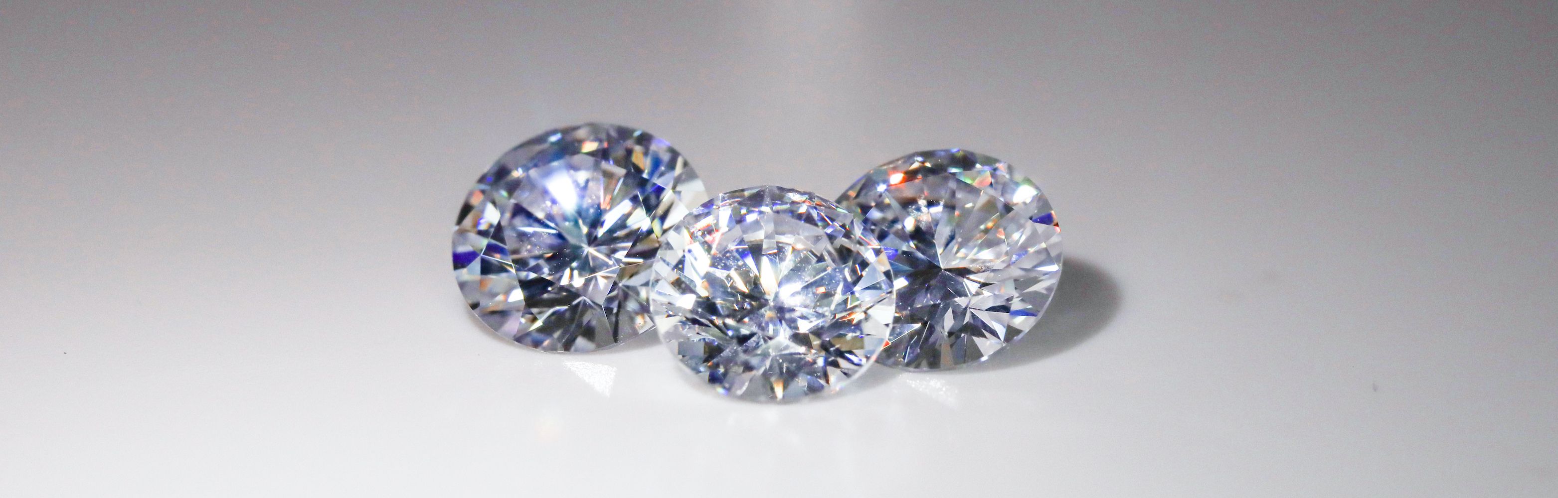 loose round-cut diamonds