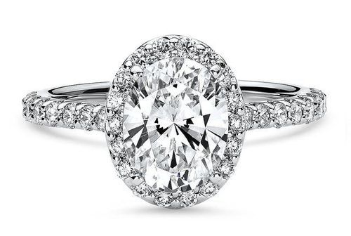 5 Reasons Why an Oval Diamond Is a Perfect Fit for Your Ring