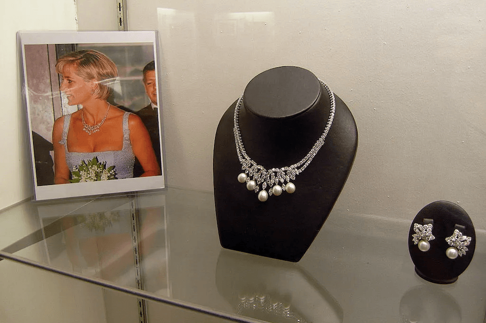 princess-dianas-bespoke-diamond and Pearl-necklace-will-soon-be-up-for-auction image1