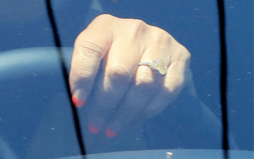 Lauren Sanchez's Engagement Ring Photos, Details, Price, Carats